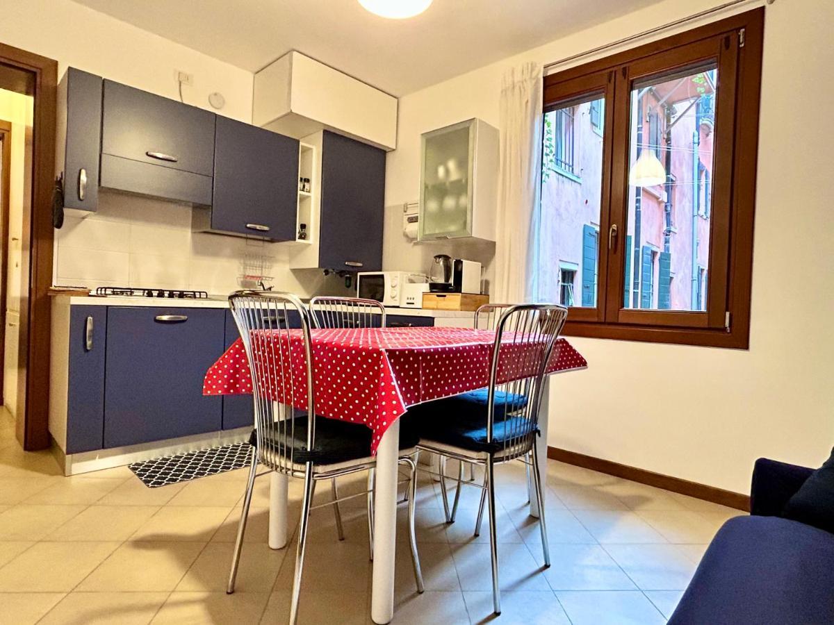 Central Flat Romantic Domus Remedio Veneza Exterior foto