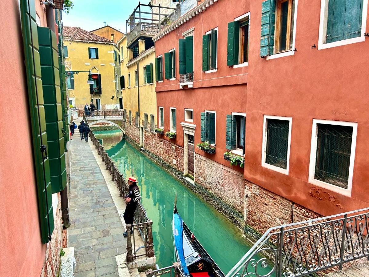 Central Flat Romantic Domus Remedio Veneza Exterior foto
